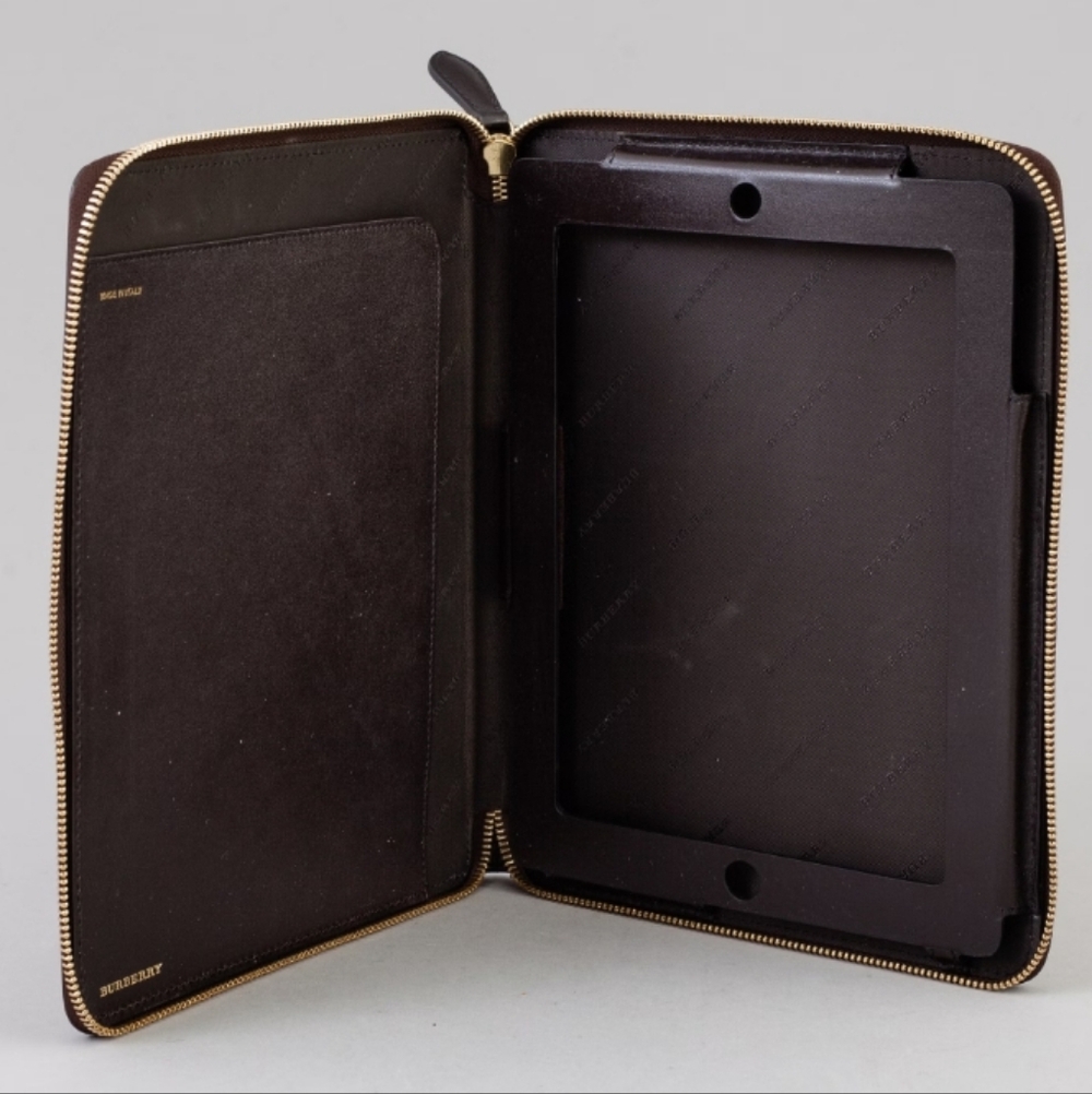Burberry Classic Nova Check Coated Canvas  I PAD CASE - Picture 3 of 6